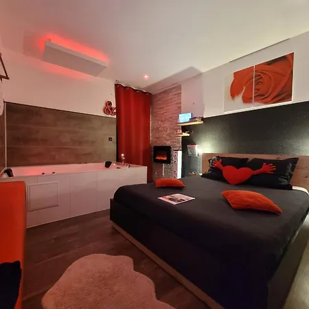 & Apartment *